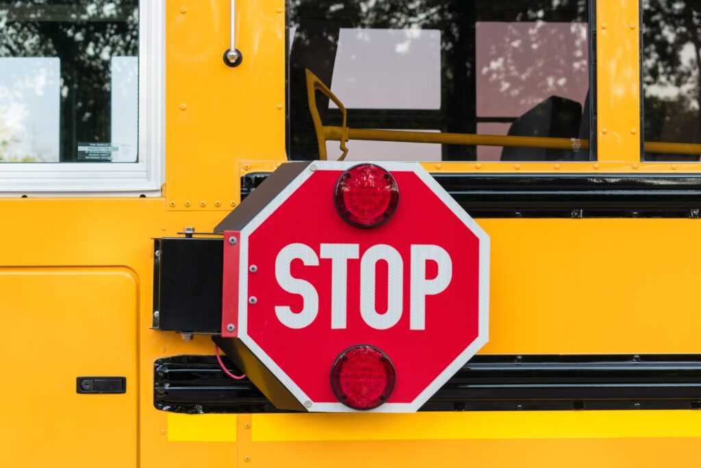Règlements concernant le bras d’arrêt des autobus scolaires : Notions de base